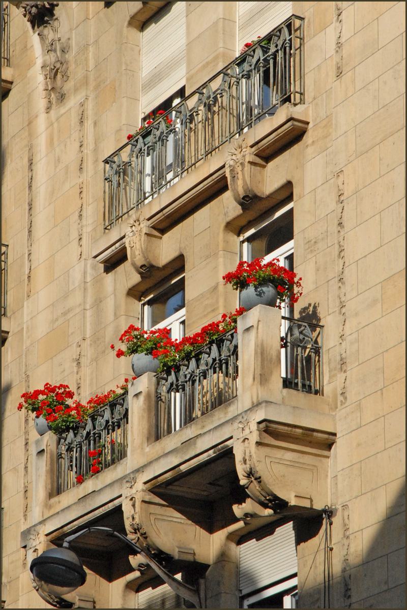 Façade fleurie d'un immeuble à Nancy