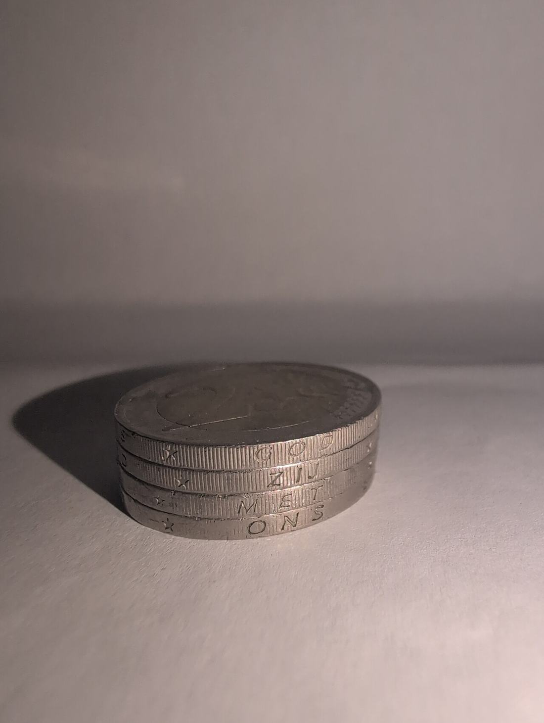 Pile de pièces de deux euros