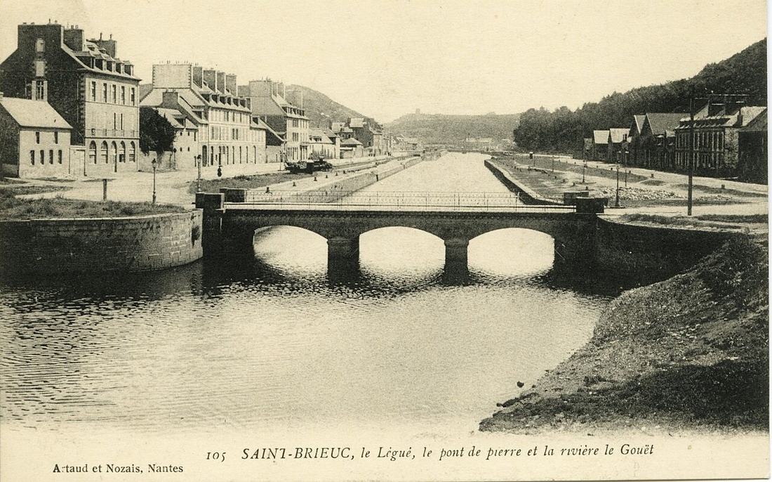 Pont de pierre sur le Gouët au Légué
